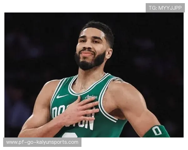 塔图姆私下训练曝光:核心变更造就新赛季统治力 塔图姆私下训练曝光:核心变更造就新赛季统治力